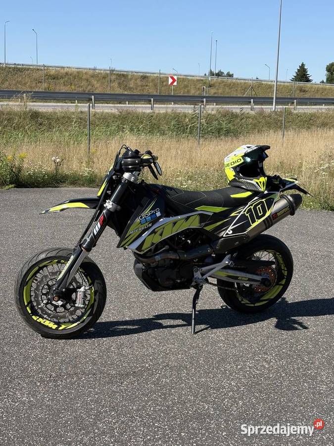 KTM 690 SMC EVO II SUPERMOTO AKRAPOVIC KATA2