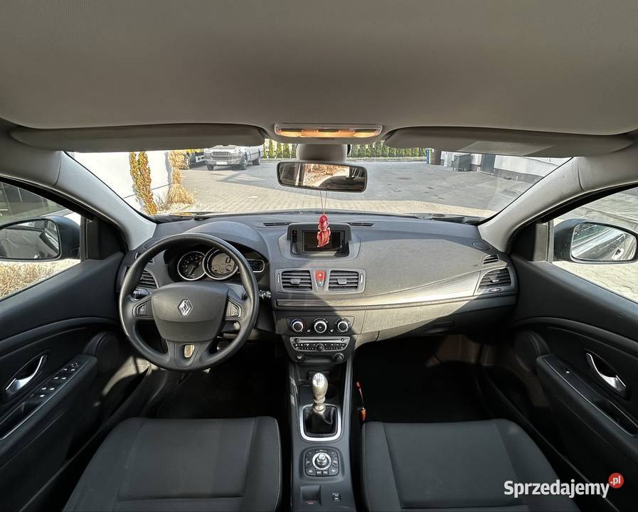 Śliczne Megane 16 Benzyna Bixenon skrętny Klima Puławy