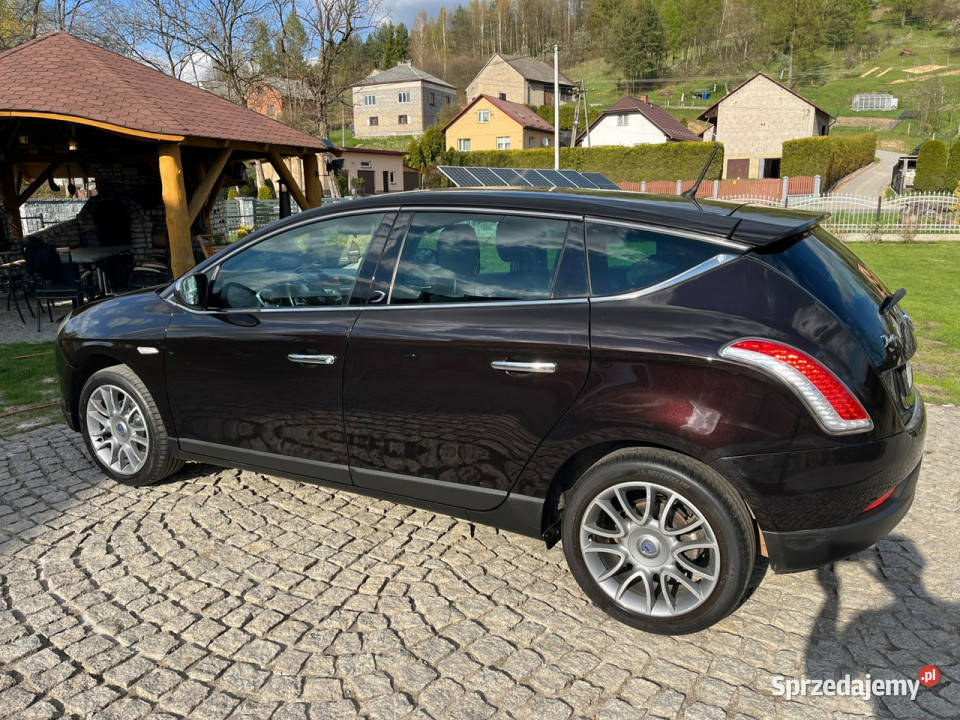 Lancia Delta Lancia Delta 16 MJ Platino III 2008 brązowy