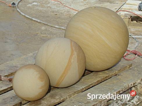 Kule wykonane z kamienia naturalnego piaskowca Kamienna Góra