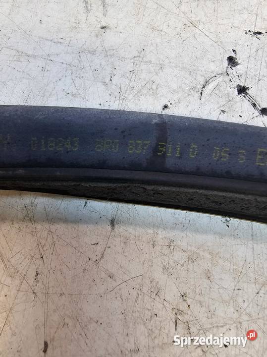 USZCZELKA DRZWI LEWY PRZÓD AUDI Q5 8R0837911D Przystajń
