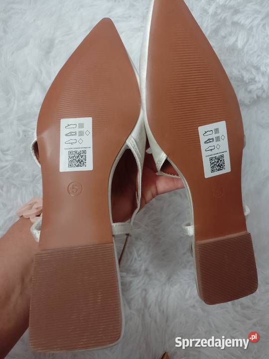38 ASOS Design Białe baleriny z odkrytą piętą z Balerinki Kraków