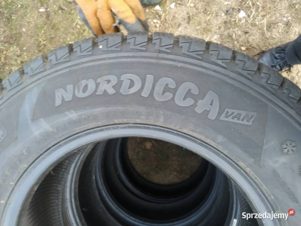 Opony 4 4 zimowe do busa Matador 21570R15C Białystok