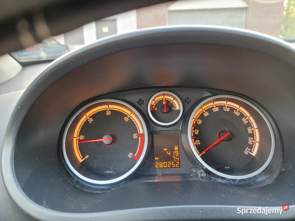 Sprzedam opel corsa D 13cdti 90 2008r Rok produkcji 2008 sprzedam