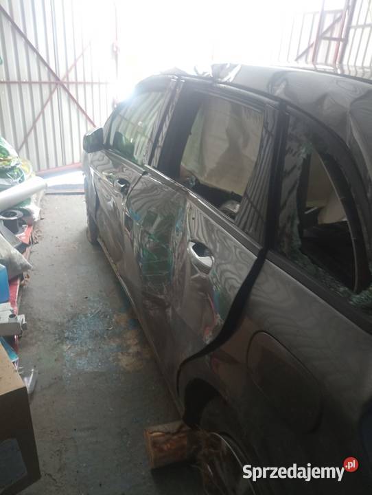 MERCEDES B180 2012 Powypadkowy Rok produkcji 2012 Dydnia