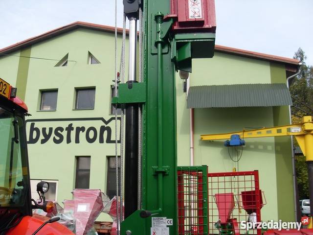 Zabijacz pali kafar zawieszany na TUZ ciągnika Kraków
