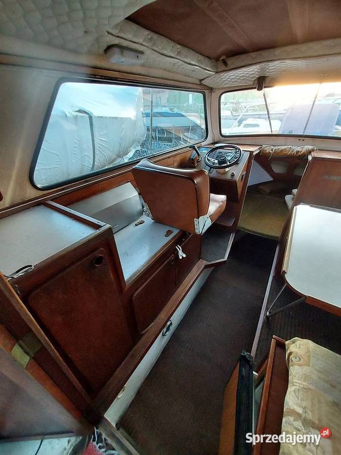 Motorówka 670 z silnikiem stacjonarnym 120 Poznań