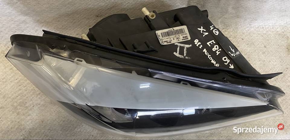 Lampa prawy przód BMW X1 E84 zwykła 89093494 Jasienica