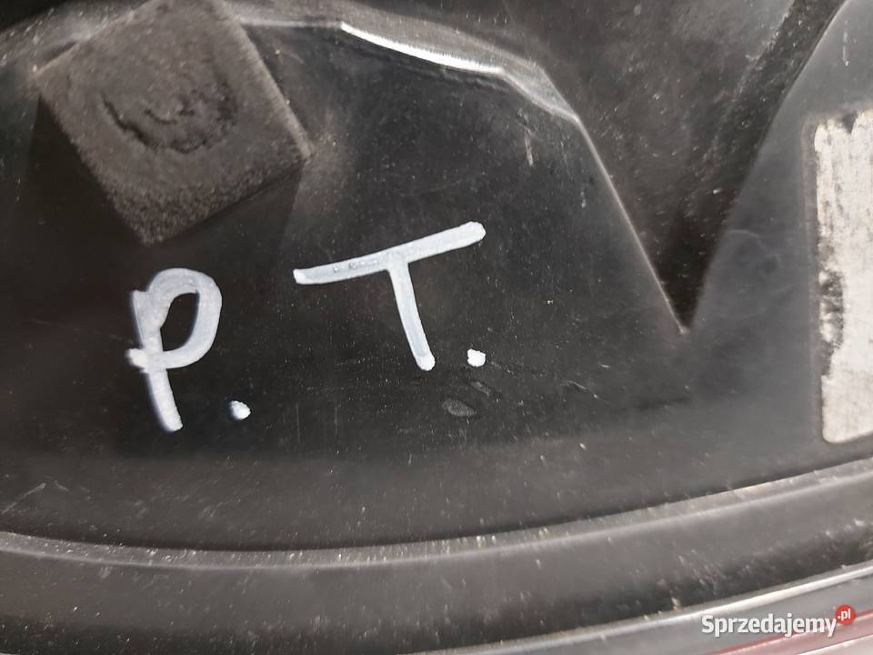 CAYENNE I 7L5 12r lampa prawa tył 7L5945096A osobowe