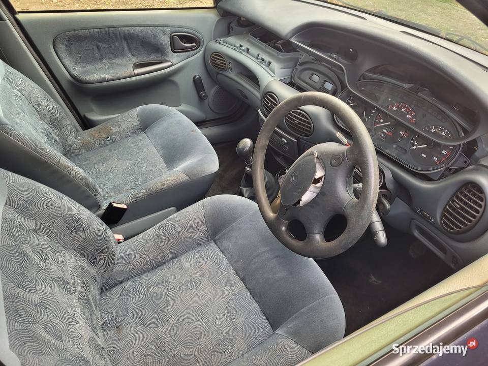 Renault Megane I bez silnika w całości uszkodzony Megane mazowieckie Radom