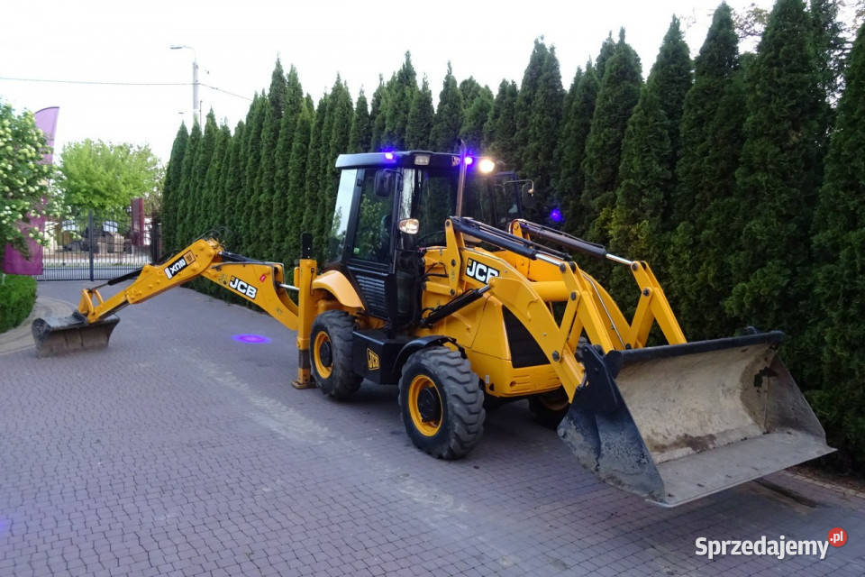 na równych kołach JCB 2CX SM 4 WS JCB 2CX 4x4 mazowieckie Góra Kalwaria