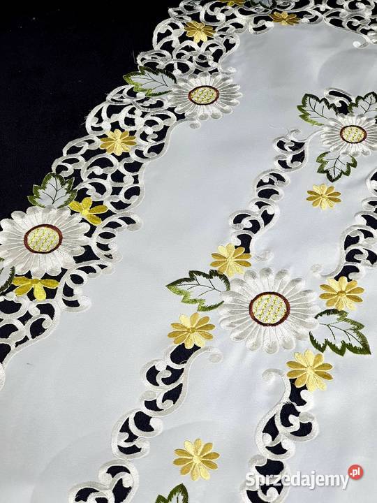 Letni bieżnik ażurowy haftowane kwiaty 45x115 Obrusy i serwety