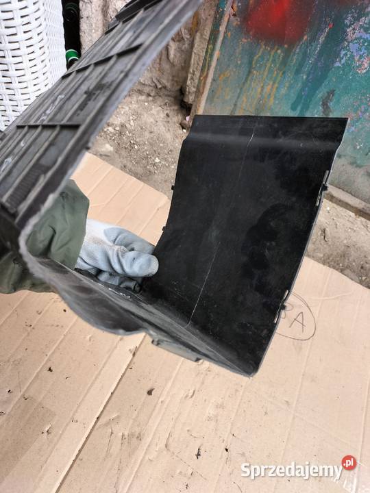 OBUDOWA OBUDOWA AKUMULATORA VW AUDI 1K0915335B