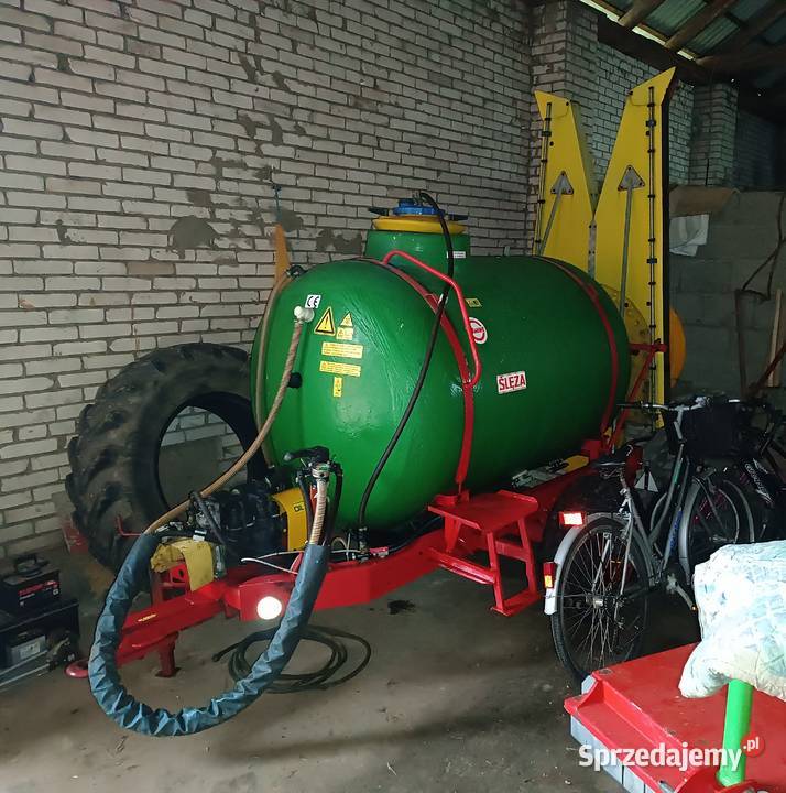 Opryskiwacz sadowniczy pilmet 2000l stan idealny nieuszkodzony