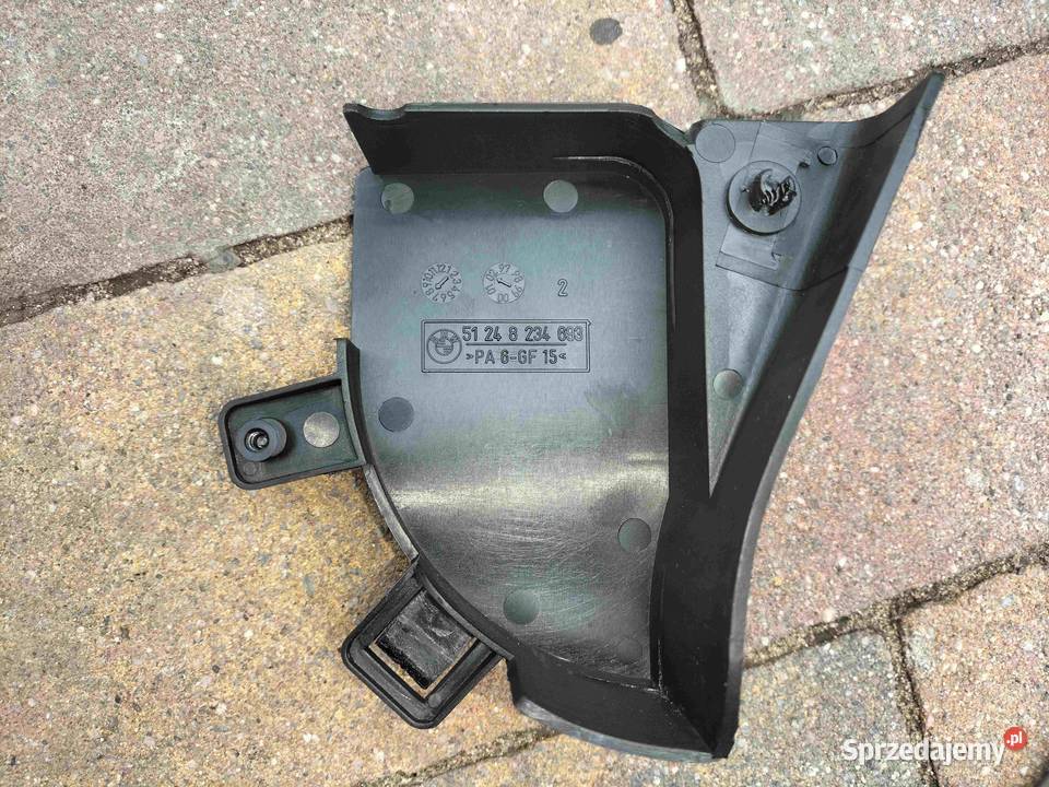 Osłona zamka tylnej klapy bagażnika BMW E46 osobowe Poręba