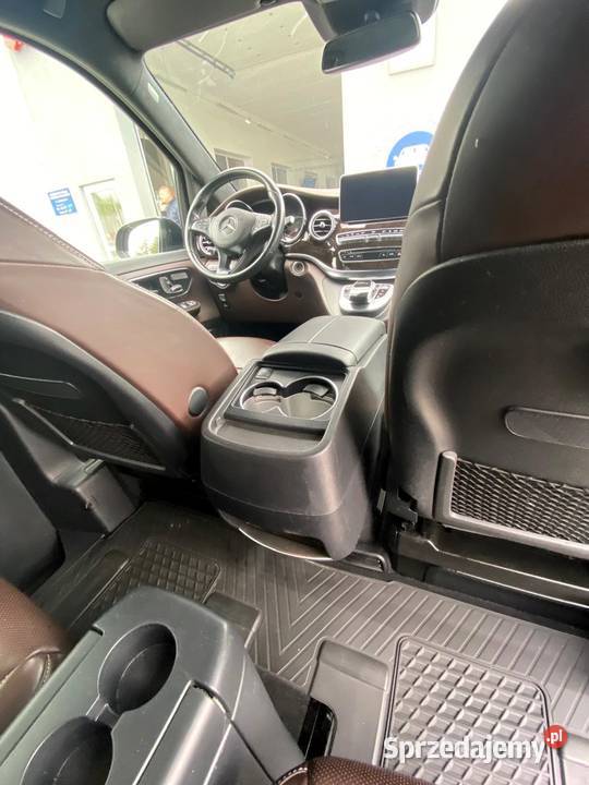 TAXI BIZNESU 6 Pasażerów kierowca Mercedes V Warszawa przewóz osób