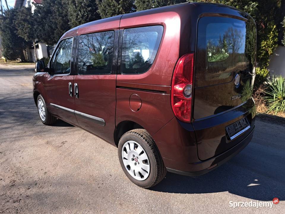 Śliczny Fiat Doblo 14 benzyna 90 2011r 5 osób Tomaszów Mazowiecki