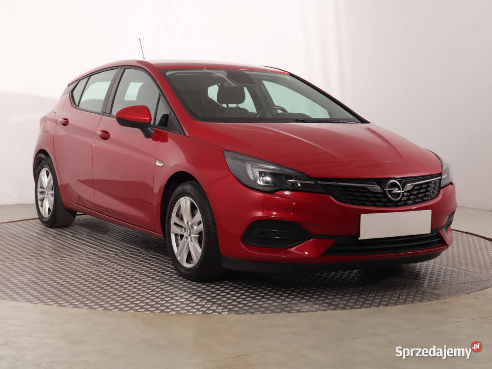 Opel Astra 12 Turbo światła LED
