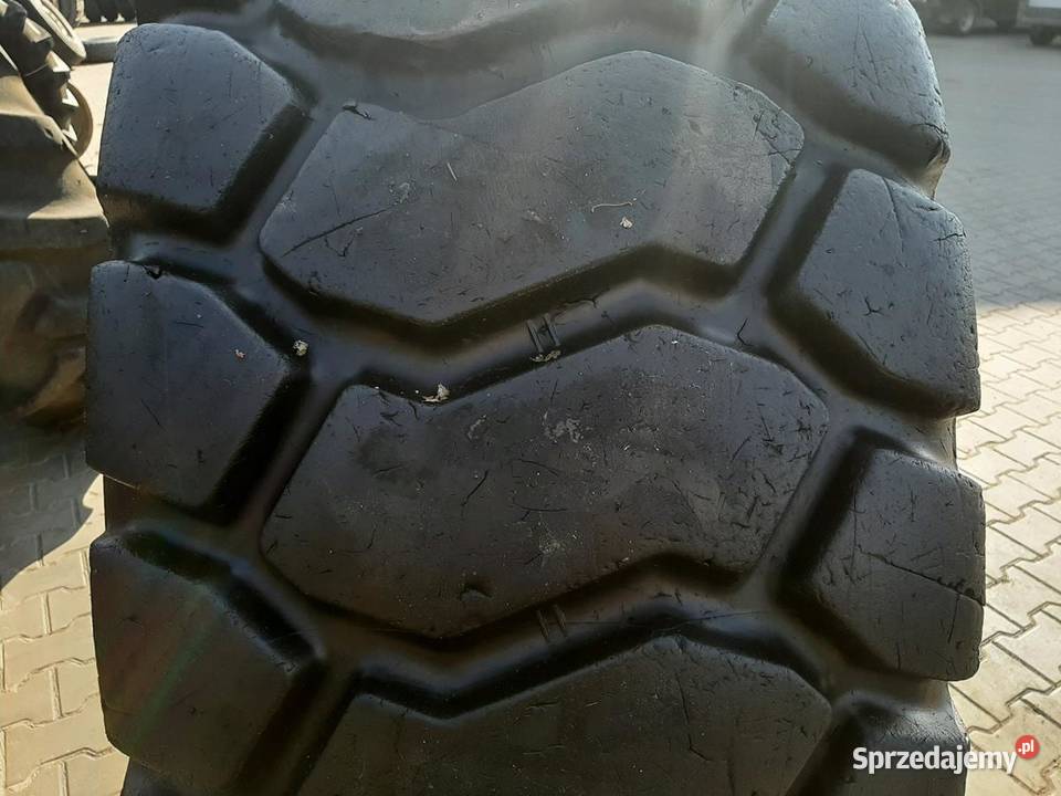 Opona używana przemysłowa 235R25 BKT EARTH 2800 Do maszyn budowlanych Zaścianki