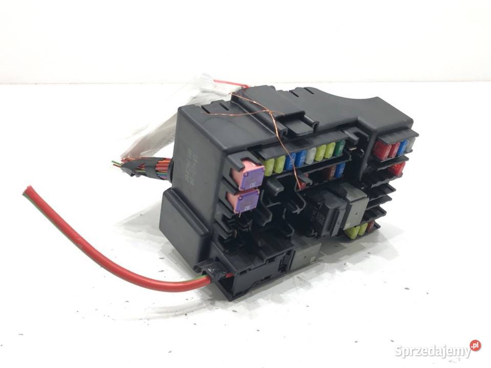 SKRZYNKA BEZPIECZNIKÓW OPEL CORSA E Hatchback 14