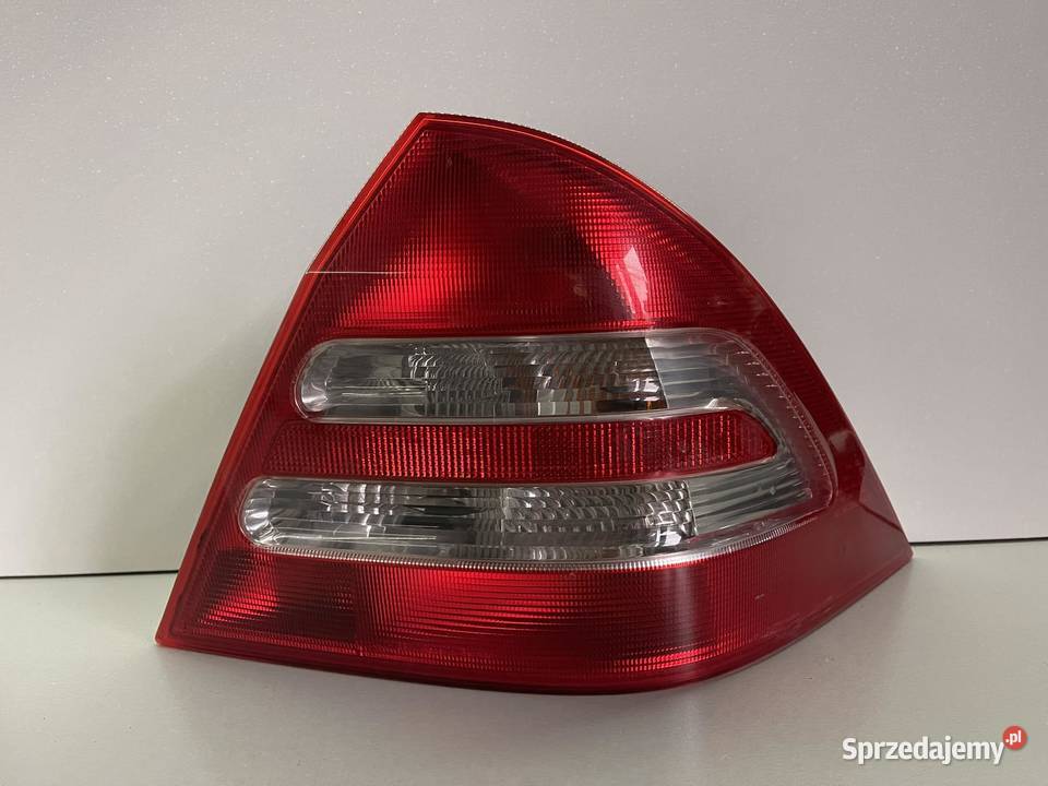 MERCEDES W203 PRAWA LAMPA TYŁ SEDAN