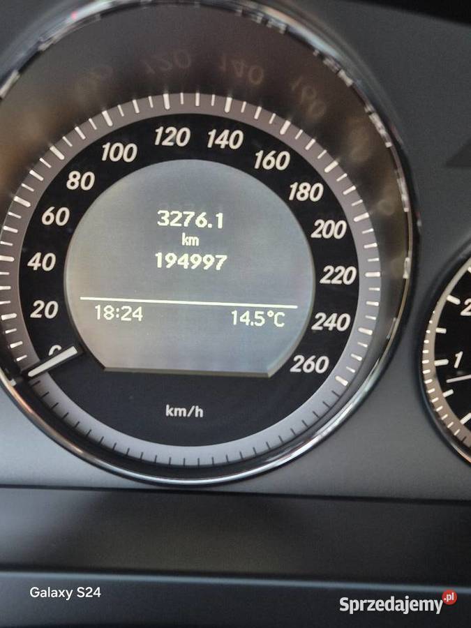 Piękny Mercedes C180 benzyna 163 2010r Rok produkcji 2010 Bełchatów