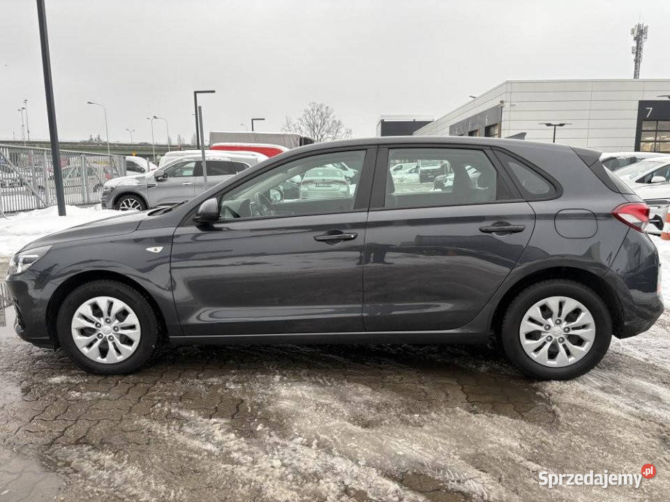 HYUNDAI i30 2021r Salon benzyna Warszawa
