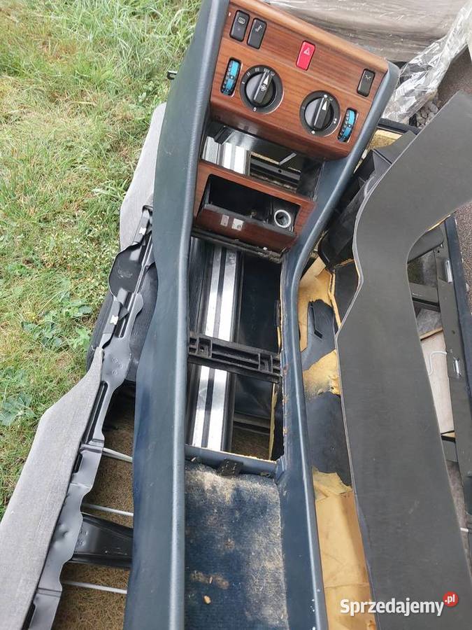 KonsolaDeskatunel Medcedes w 124 osobowe Ostrołęka