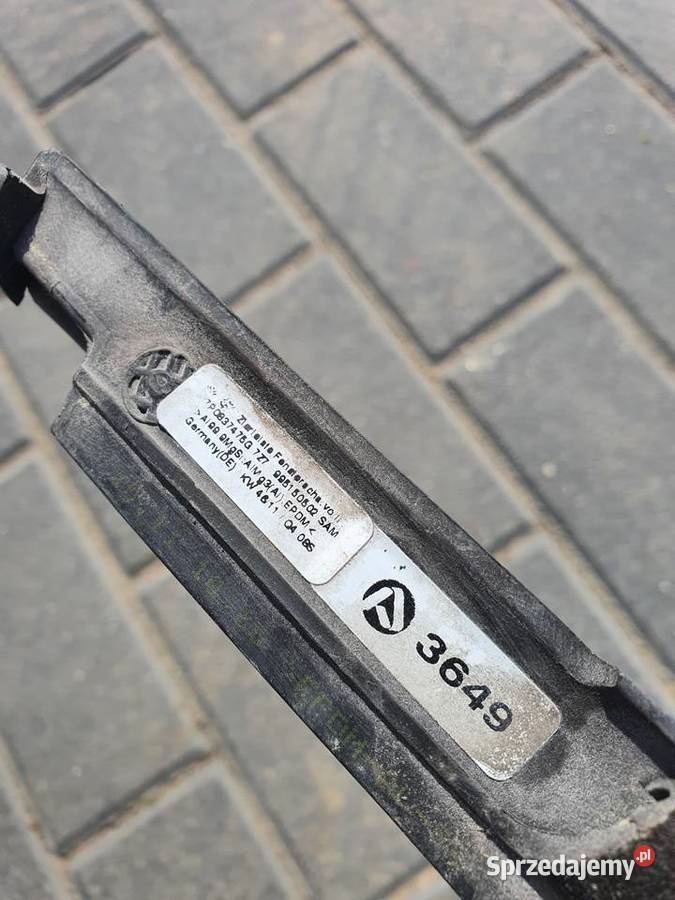 Listwa zgarniająca LEWY przód Vw Touareg II warmińsko-mazurskie Ełk