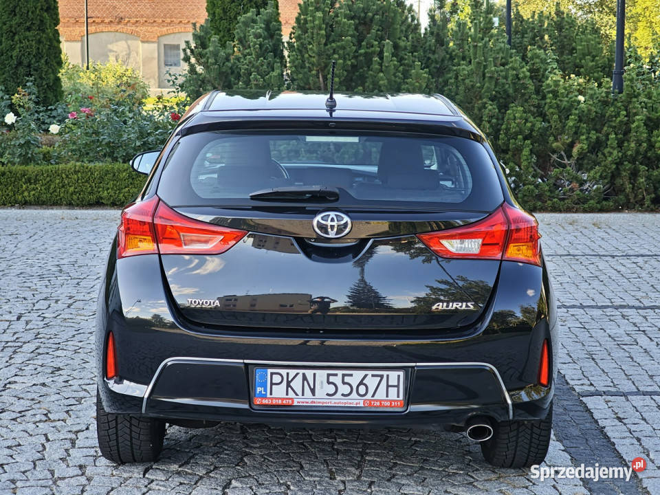 Toyota Auris II 2012 Sadlno