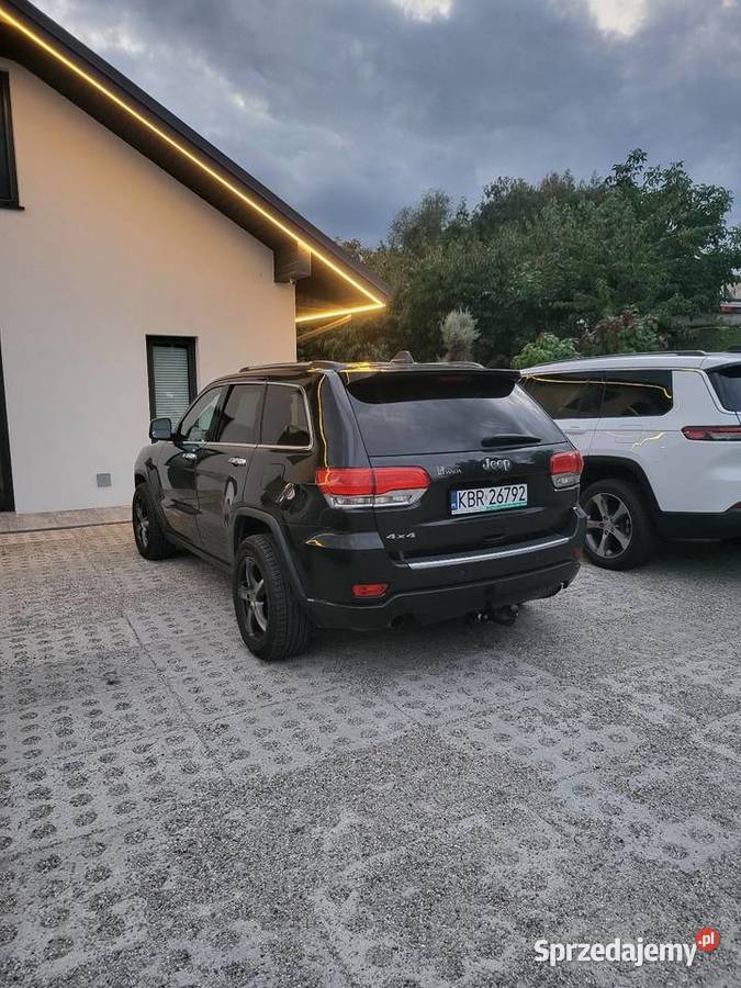Jeep Grand Cherokee wk2 hak 3500 sprzedam