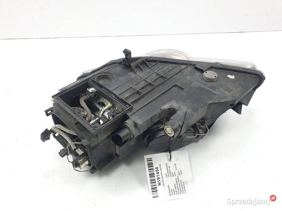 LAMPA PRAWA PRZÓD VOLKSWAGEN PASSAT B6 Motoryzacja kujawsko-pomorskie Lipno