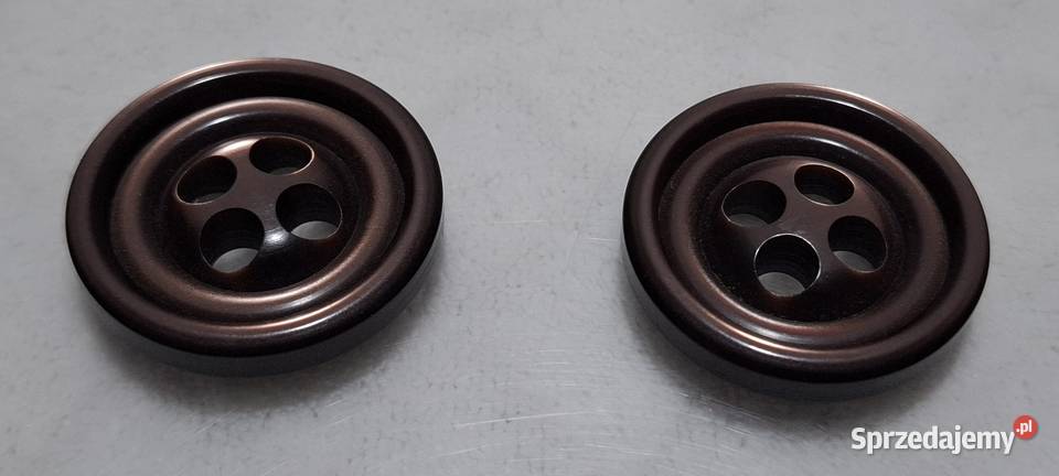 Guziki brązowe okrągłe cztery dziurki vintage Czeladź