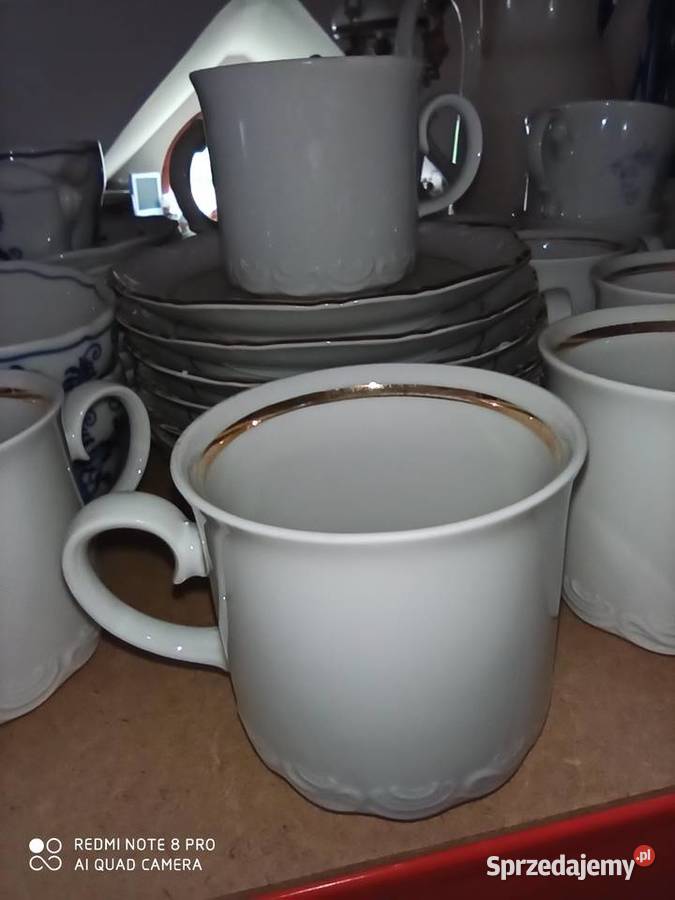 I 8 białych Ze złotym paseczkiem Z syg Bavaria Gdańsk