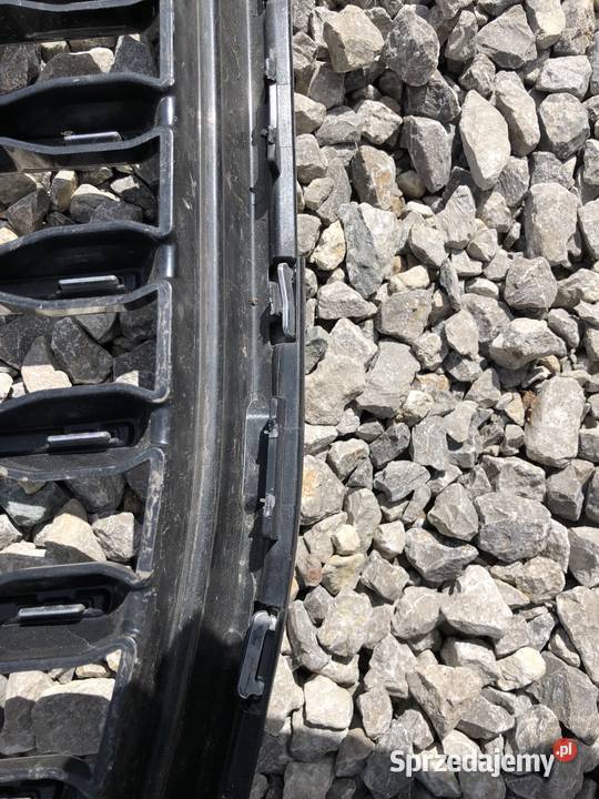 Grill Volvo Xc60 uszkodzony 2019 31425535 osobowe Karoseria Kraśnik