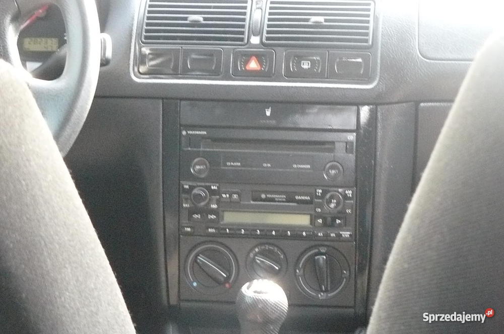 Volkswagen Golf IV 19 TDI Srebrny Kwidzyn Rok produkcji 1998 Kwidzyn