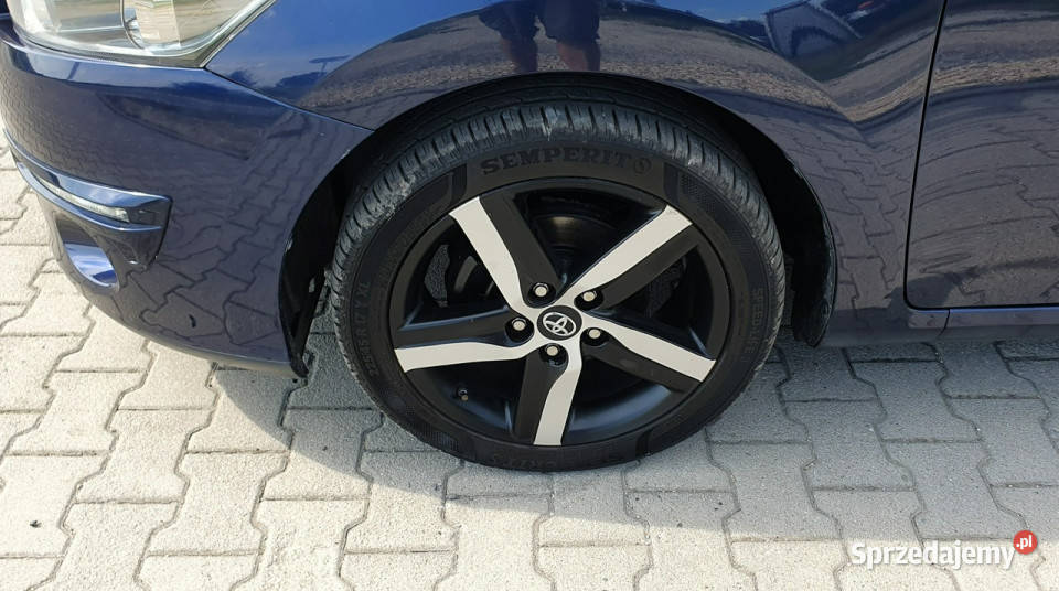 Toyota Auris 6 biegówKlimatronikLedyWebasto2 immobilizer Przyszowice