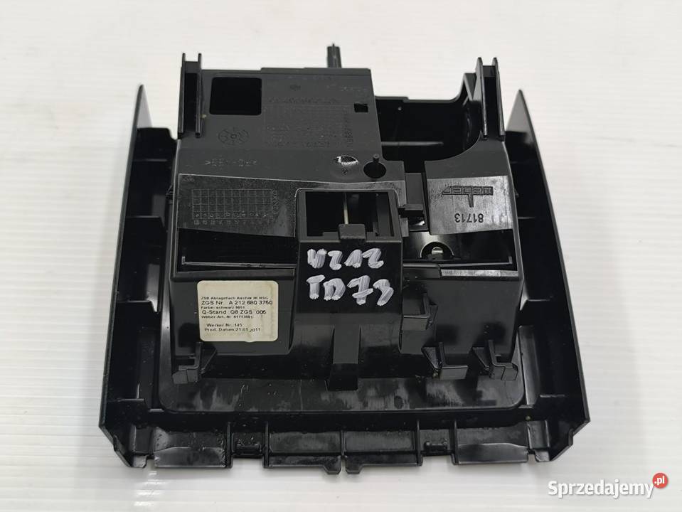 POPIELNICZKA GNIAZDO TYŁ MERCEDES ECLASA W212 Pozostałe