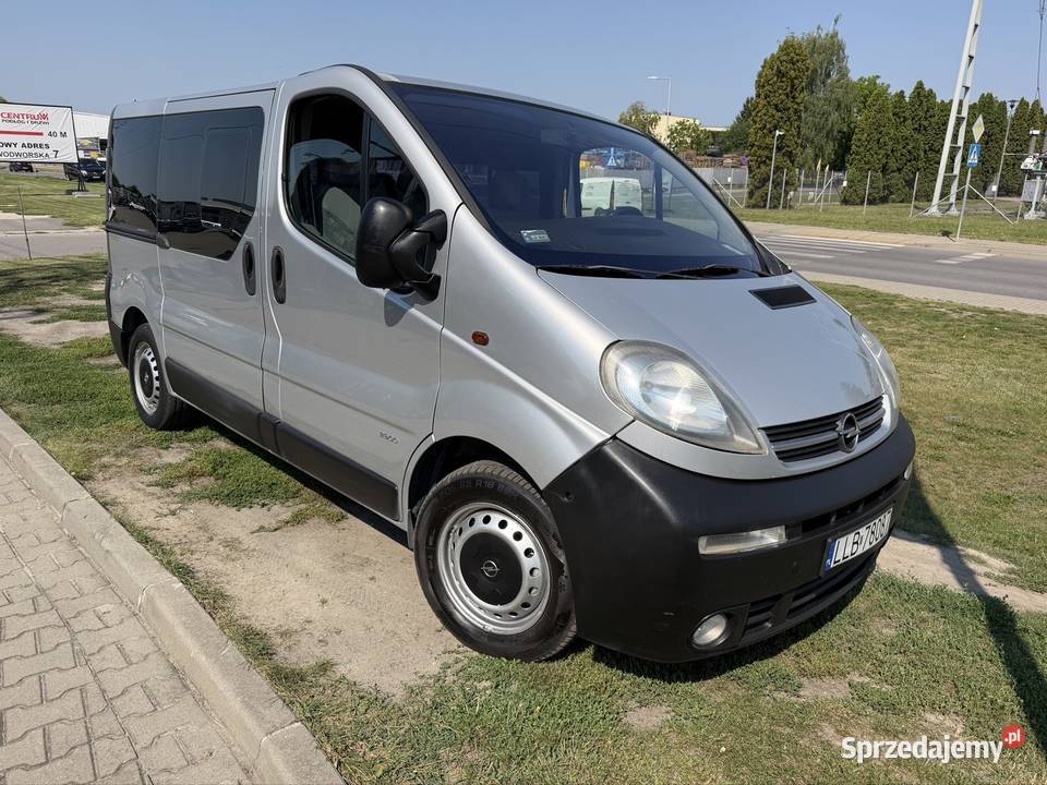 Opel Vivaro 9 osobowy klima 19 100 światła przeciwmgłowe Lubartów