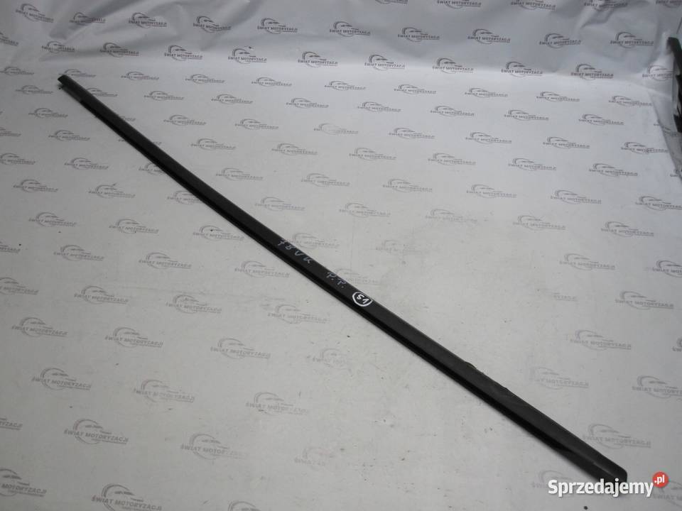 PASSAT B7 13r listwa zgarniająca drzwi prawy sprzedam