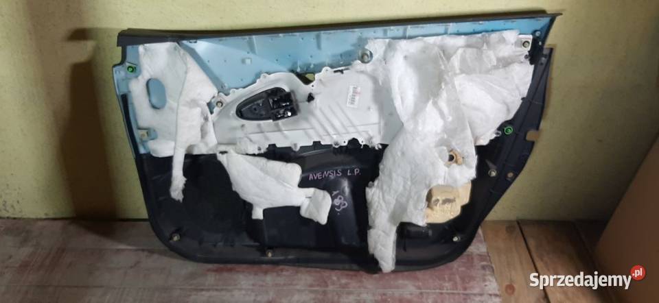 Boczek tapicerka drzwi lewy przód Toyota Avensis osobowe Włoszczowa sprzedam