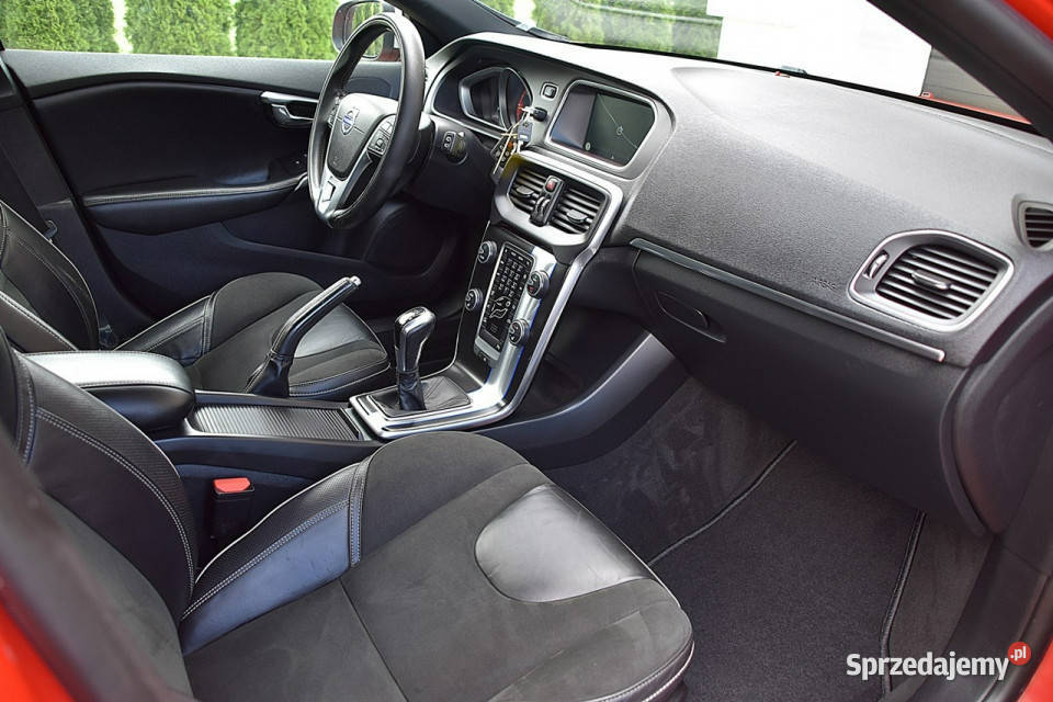 Volvo V40 20D2 120 RDesign Xenon Alcantara Led 120KM