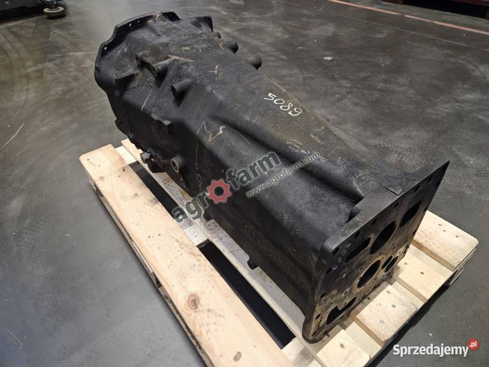Obudowa skrzynie biegów Massey Ferguson 6130