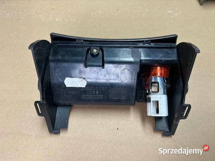 Popielniczka Passat b5 fl 3v0857961ac osobowe Grudziądz