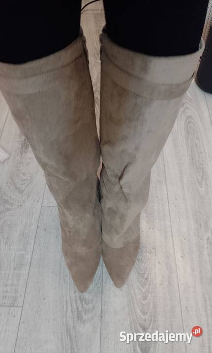 40 Beżowe wygodne kozaki kowbojki na koturnie Kozaki