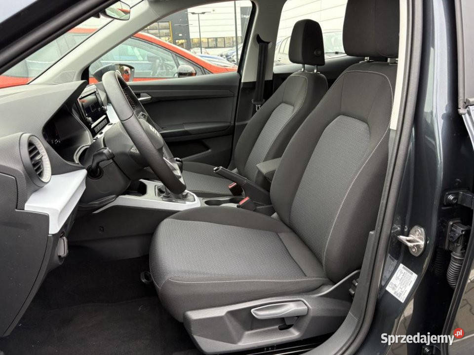 SEAT Arona 2024r Niski przebieg Bogata Wersja Warszawa