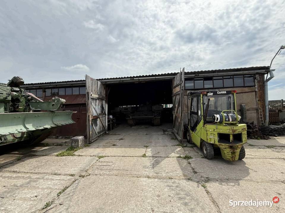 Hala hangar 856 m lotnisku i Międzynarodowym Borne Sulinowo