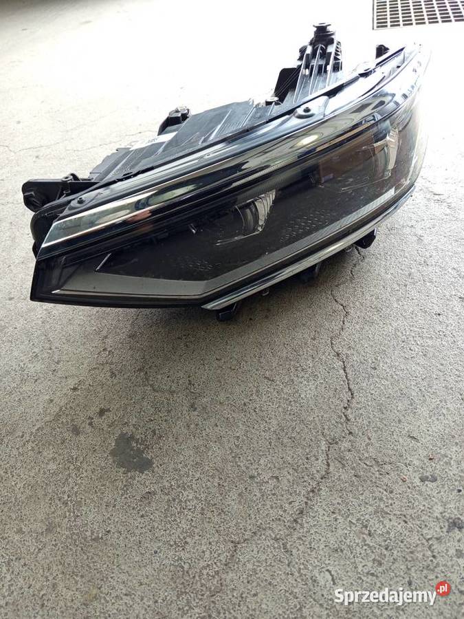 Reflektor lewy passat b8 matrix orginal osobowe
