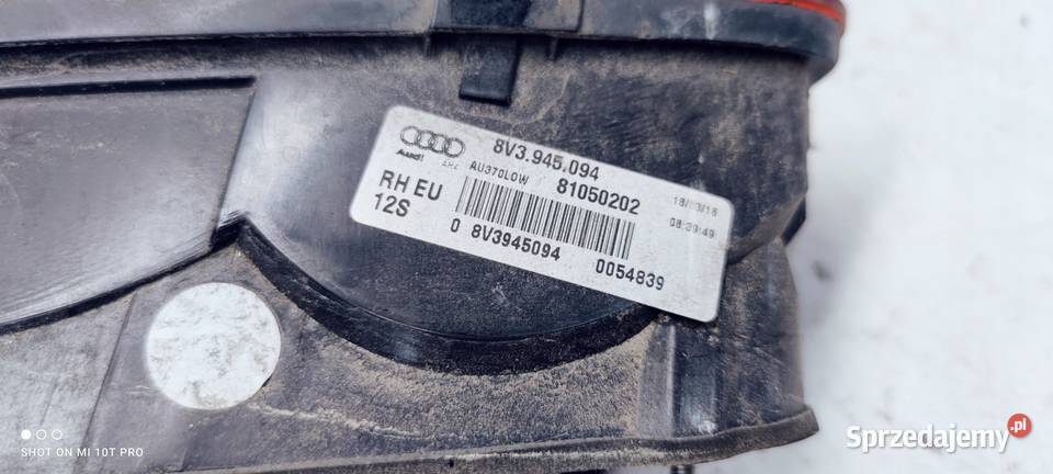 LAMPA PRAWY TYŁ W KLAPĘ AUDI A3 8V 3D 8V3945094 osobowe
