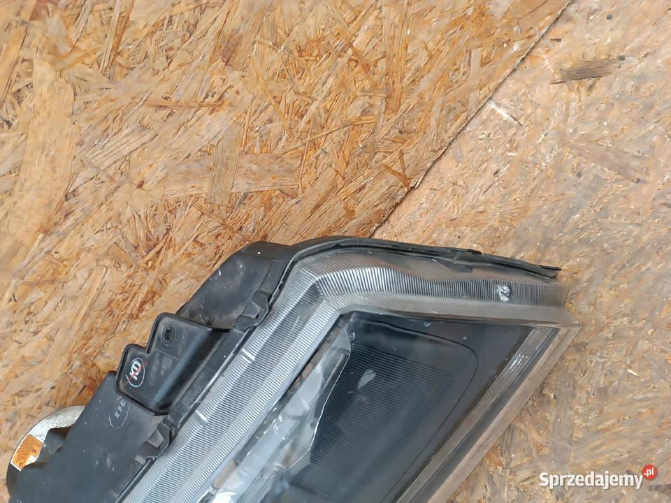 LAMPA PRAWY PRZÓD XENON SUZUKI VITARA II 0814